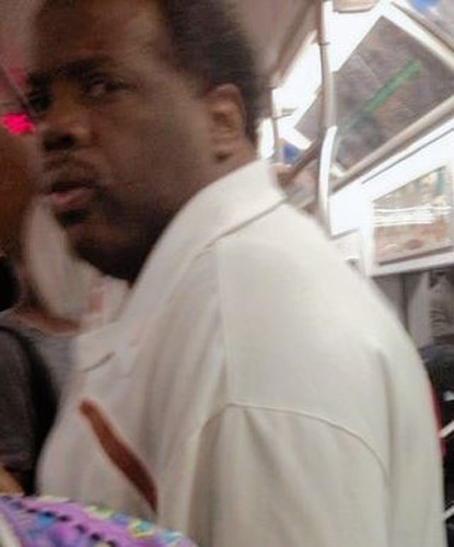 Cops searching for subway groper who rubbed up against woman on No. 4 train