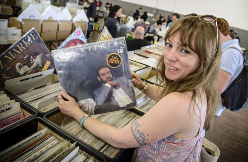 WFMU Record Fair is back, moving to Knockdown Center for 1st