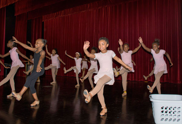 President Annie: Dance company takes orphan to the Oval Office
