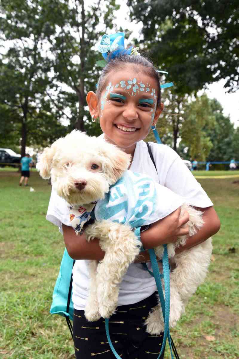 Teal party! Locals usher in decade of ovarian-cancer fund-raising with P’Park walk