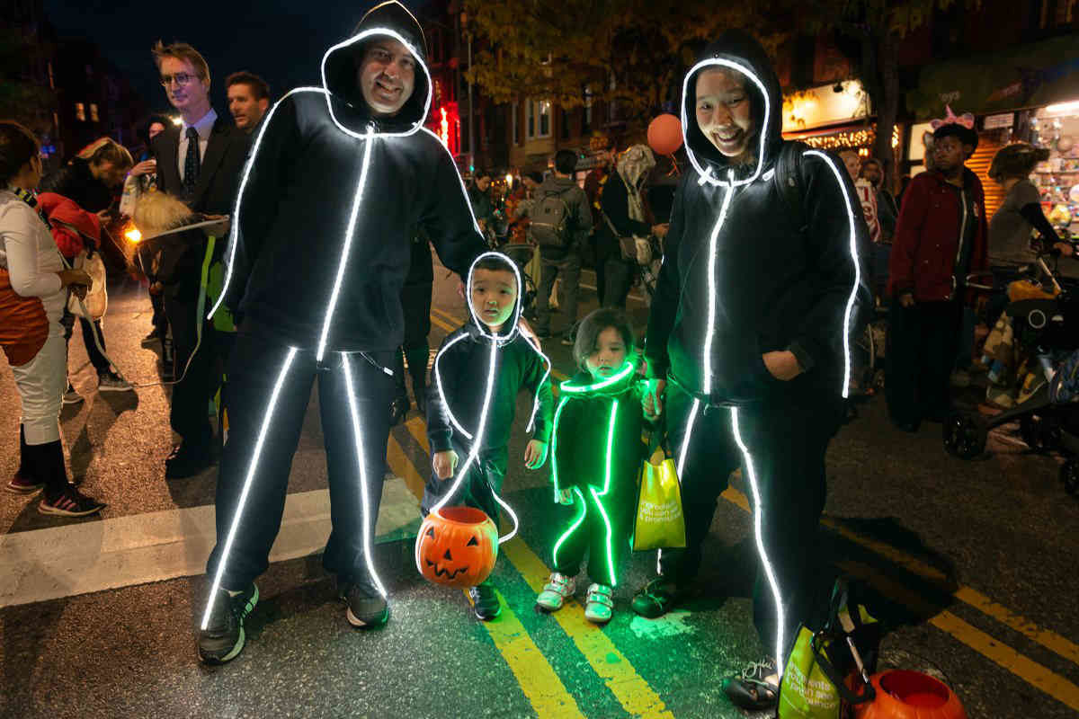 Fright night! Slope Halloween parade draws thousands to nabe • Brooklyn