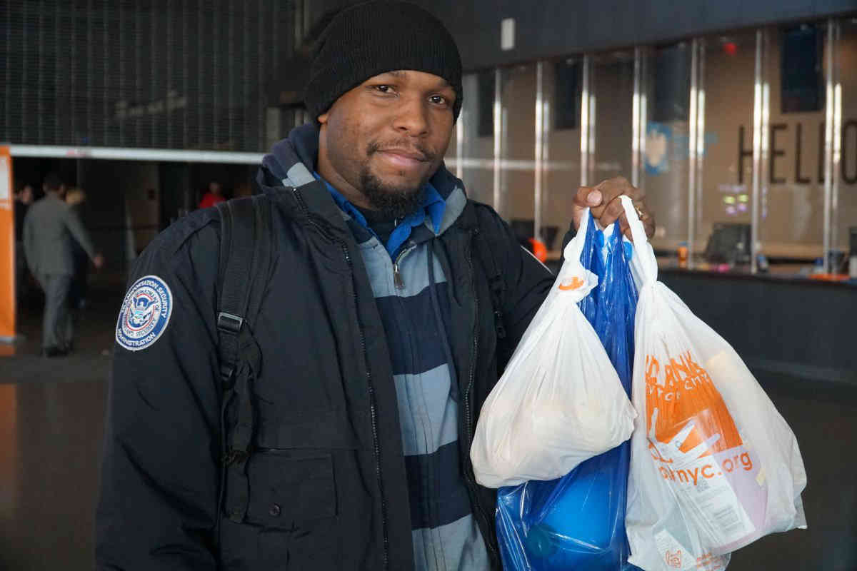 Feeding the furloughed: Do-gooders dole out free meals at Barclays to Feds out of work due to shutdown