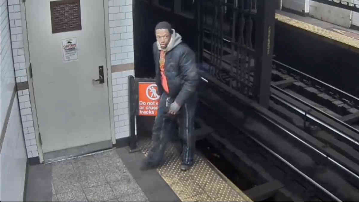 Man arrested for attempting to rape, robbing woman aboard 4 train