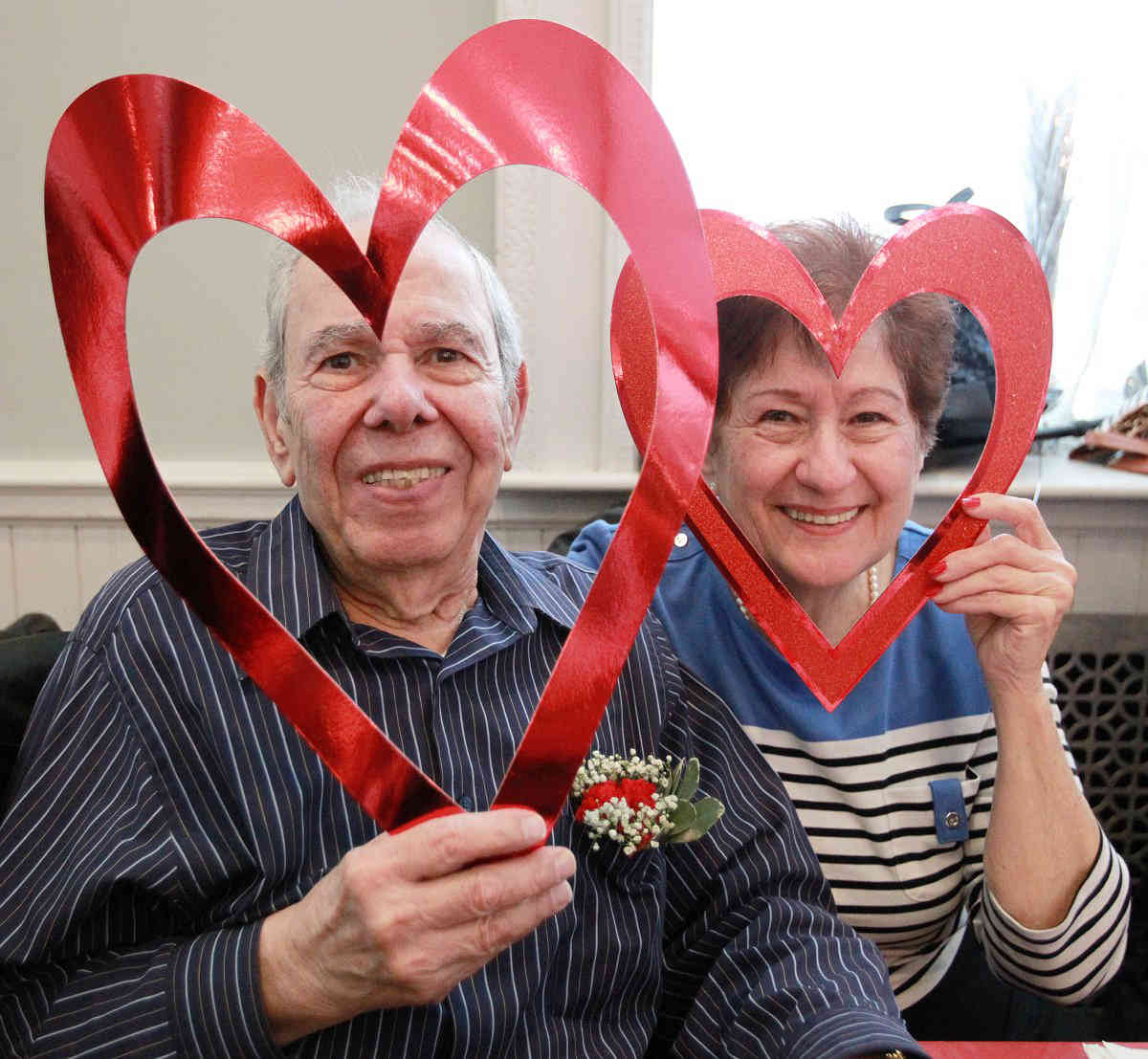 Senior swoon: Flatbush oldsters’ club hosts V-Day bash for elders