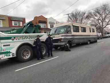 Dirty trick: Cops take credit after notorious Flatlands hoarder removes campers parked on street