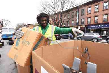 Spring cleaning: Park Slope residents scour neighborhood trash on annual cleanup day