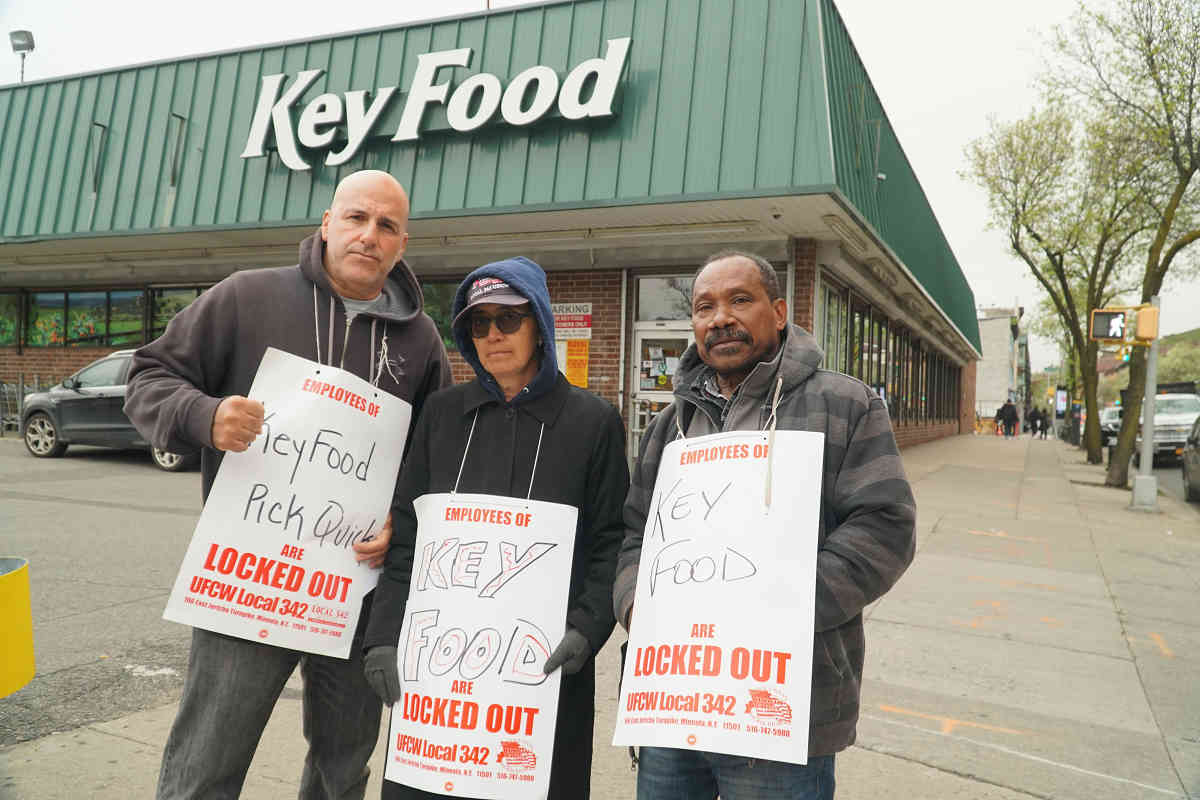 Cold cuts: Key Food workers locked out amid negotiations over slashed benefits