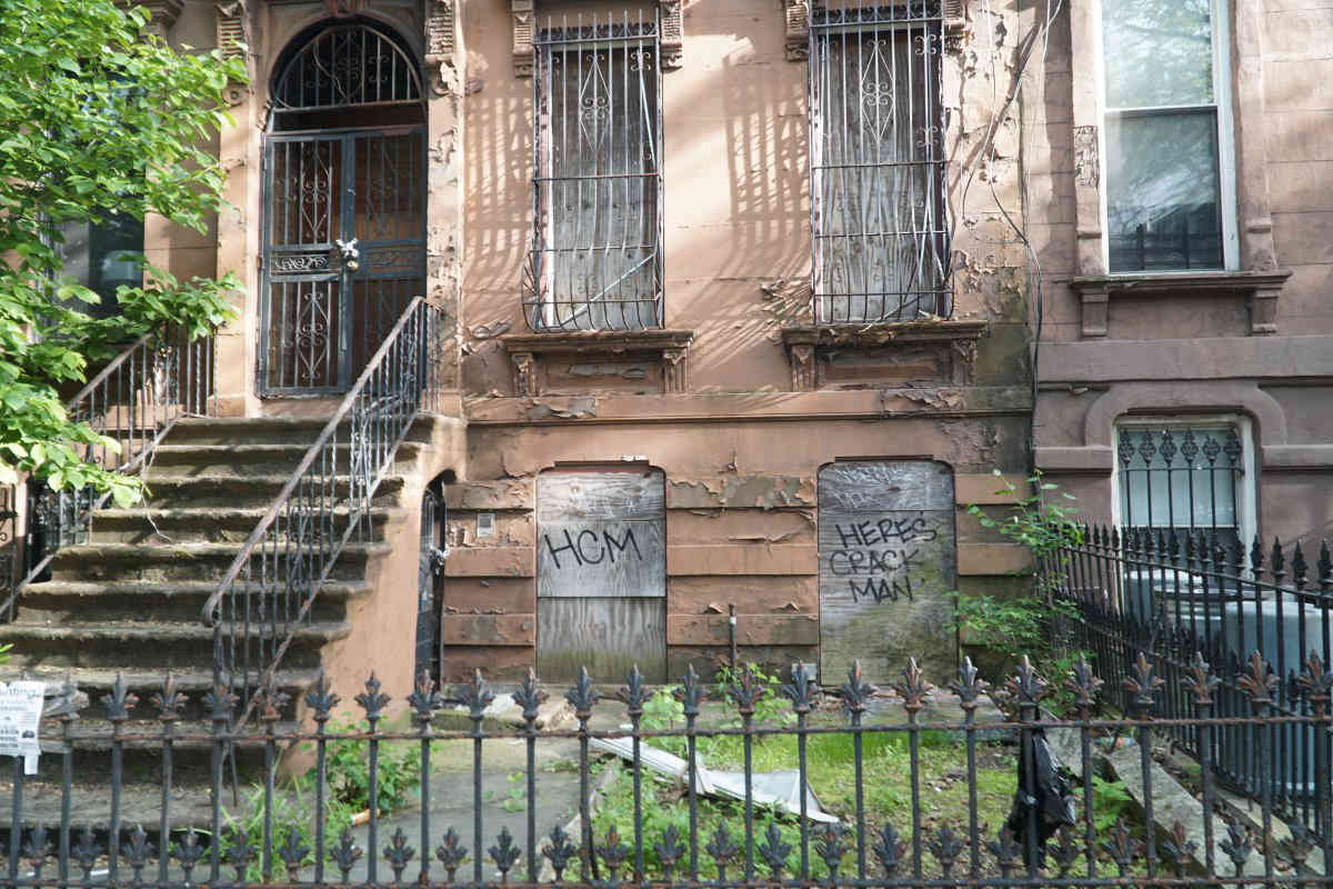 Dirty deed: Long Island man allegedly stole Bedford-Stuyvesant woman’s $1M brownstone home