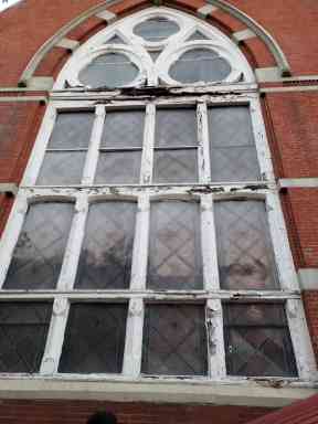 Stuyvesant Heights church gets $30,000 to renovate window mural