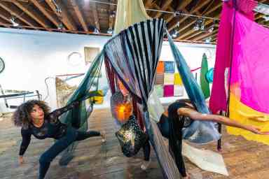 Give ‘em space: Giant exhibits take over Red Hook gallery