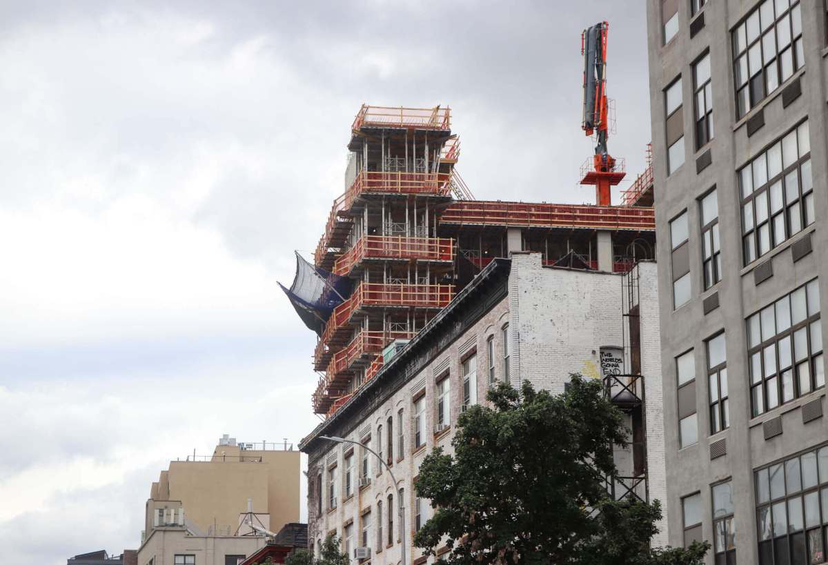 williamsburg-brookyn-351-bedford-avenue-construction-2021-chubert-1