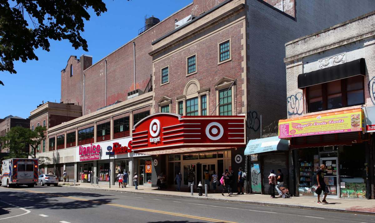 businesses on flatbush avenue inside business improvement districts