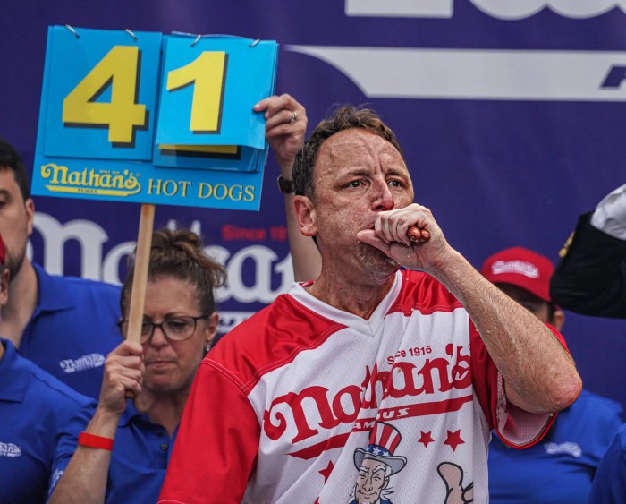 joey chestnut eating at nathan's hot dog eating contest